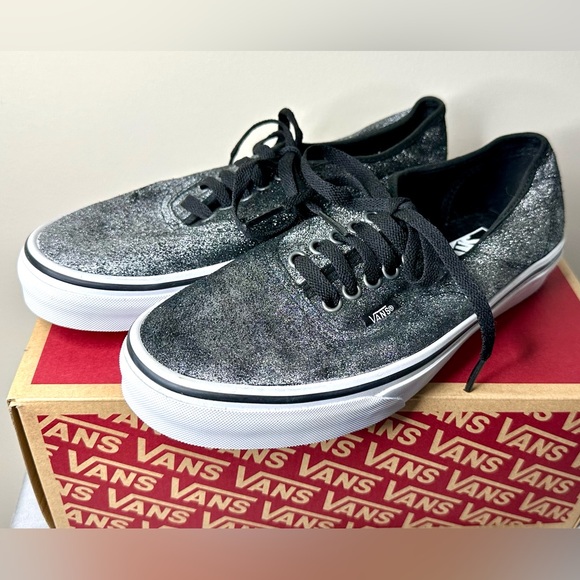 Vans Classic Black Silver Glitter Lace-Up Sneakers Women’s 8.5 / Men’s 7 – NWOT - Picture 2 of 9